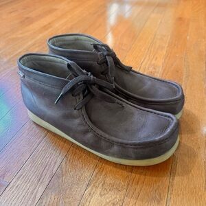 Clark’s Stinson Hi Wallabee Chukka Boots Shoes Mens 11.5 Brown Oily Leather Moc